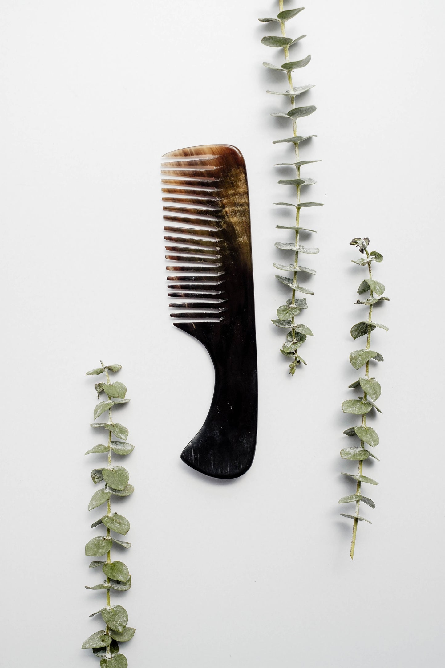 AC-KIT-0007 - Natural Horn Comb with Pouch