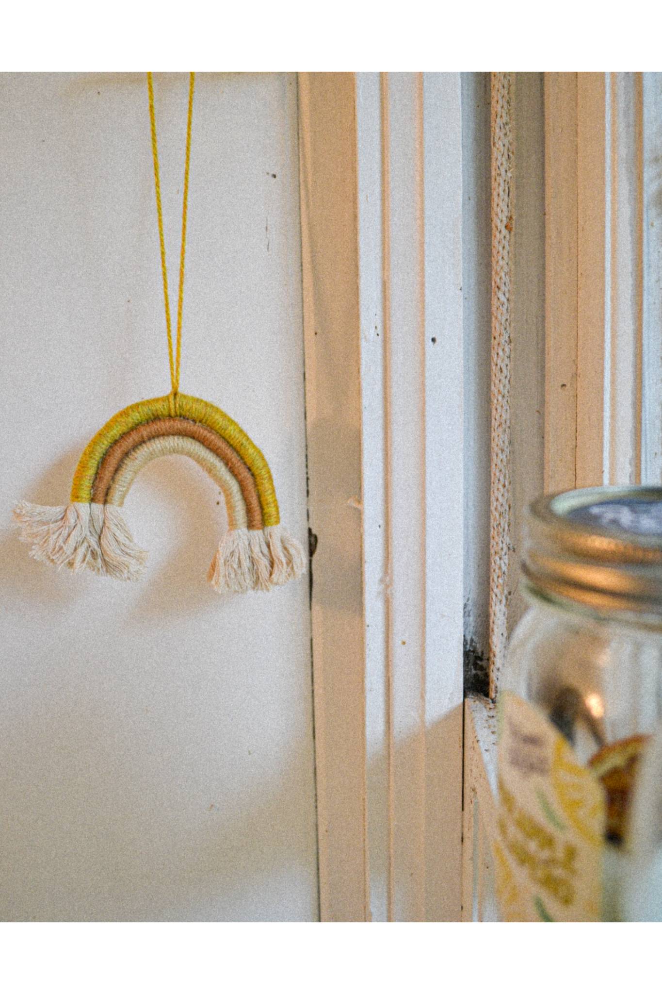 Yellow Macramé Rainbow NiBW