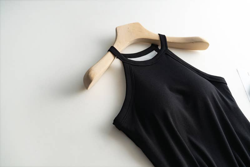 Regular basic halter neck shelf bra rib tank top
