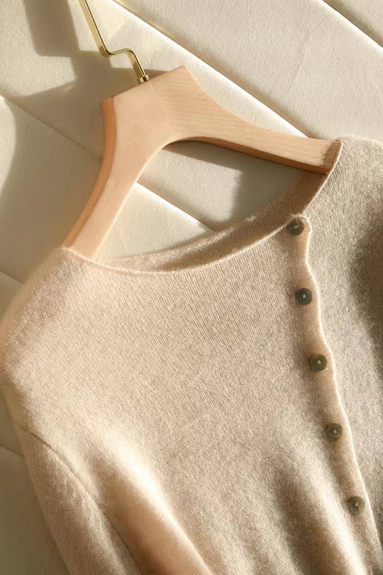 Plain Effortless Asymmetric button closure knit cardigan