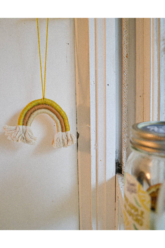 Yellow Macramé Rainbow NiBW